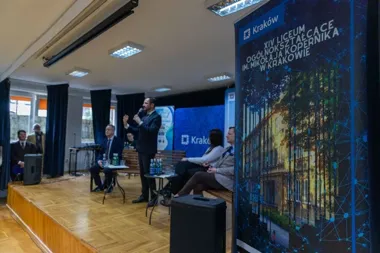 Uczniowie XIV LO pytali o metro, mieszkania i zielone otoczenie szkół