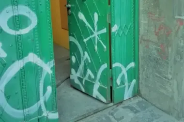 Sąd uderzył w seryjnego wandala. ZBK odzyska pieniądze za graffiti