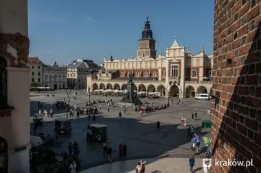 „Największe wesele” na Rynku Głównym. Władze ostrzegają