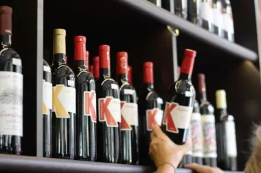 Nocny zakaz alkoholu może się wydłużyć. Krakowscy radni poznają nowy projekt