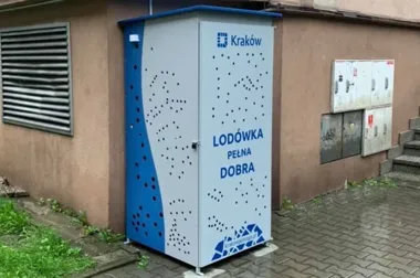 Dwie nowe lodówki społeczne już działają w Krakowie. Trzecia w drodze