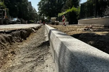 Remonty na kilku ulicach Krakowa. Kierowców czekają zwężenia i zmiany