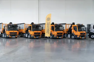 Samobieżne maszyny, radiotelefony i wywrotki – co kupiono dla bezpieczeństwa miasta