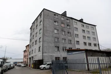 Ogrzewanie odcięte, rozbiórka bliżej. Lokatorzy z Centralnej szukają wyjścia