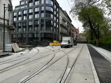Tramwaje wróciły na Podwale. Roboty w centrum biegną szybciej niż planowano
