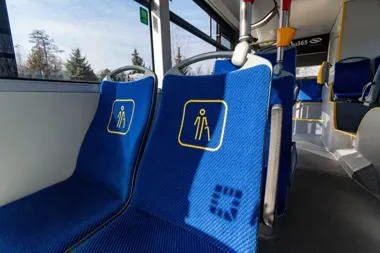 Kraków zdejmuje bariery z chodników i tramwajów, ale to dopiero początek