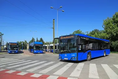 Święta i Emaus zmieniają kursowanie tramwajów i autobusów