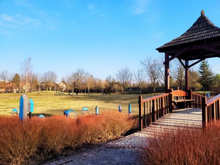 Kładki w dwóch krakowskich parkach znikną na chwilę, potem wrócą po odnowieniu