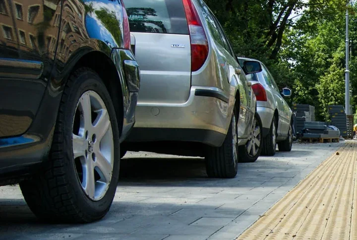 Płatne parkowanie w Krakowie obejmie nowe rejony. Abonamenty ruszą wcześniej