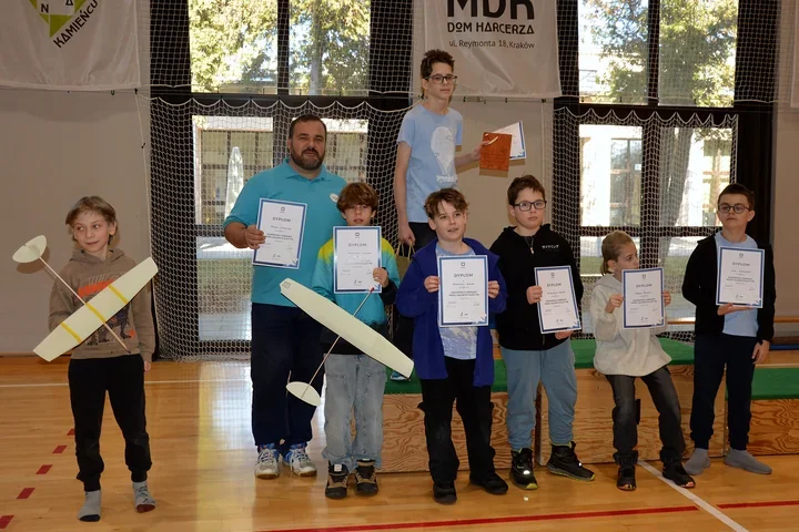 Modelarnia Muzeum Lotnictwa - młodzi modelarze wskoczyli na podium w Krakowie