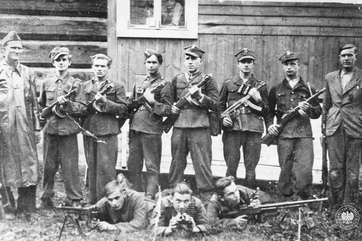 Kiedy pamięć spotyka skrzydła - lotnicy Armii Krajowej w muzealnych zbiorach.