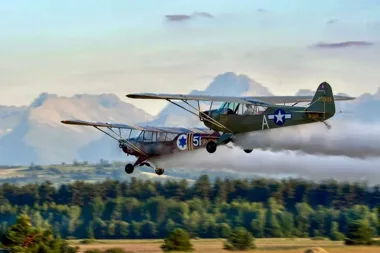 Kwitnące sady i samoloty - Łososina Dolna otwiera sezon z rozmachem
