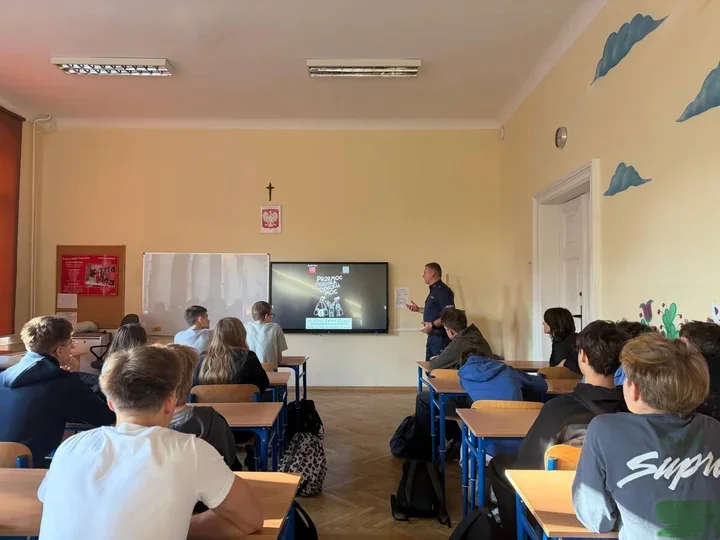 Policjanci w Krakowie rozmawiali z dziećmi o przemocy i reagowaniu