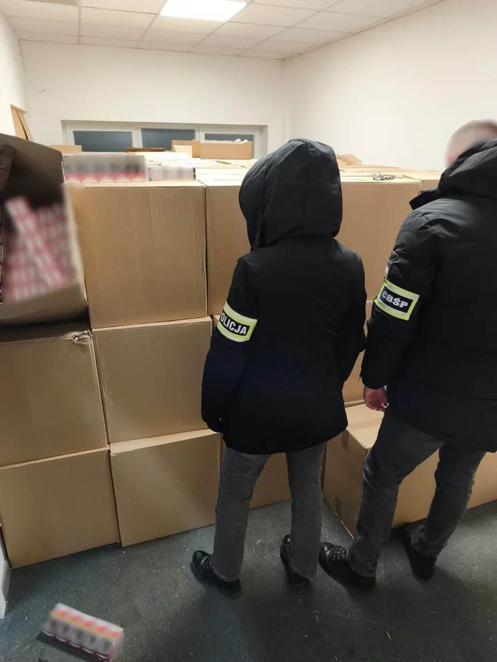 Magazyn z prawie 2 mln papierosów we wschodnim Krakowie - dwóch zatrzymanych