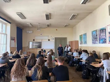 Krakowscy policjanci bez tabu o hejcie i przemocy wśród młodzieży