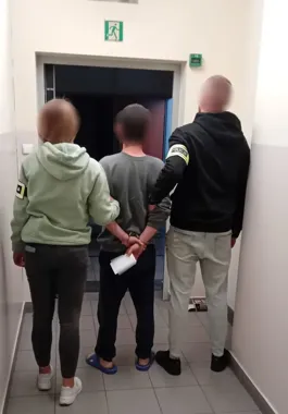 Ponad 800 gramów narkotyków w mieszkaniu w Krakowie. 38-latek aresztowany