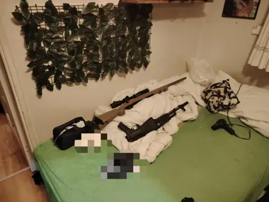 Pocisk w bronowickiej kamienicy postawił na nogi policję i mieszkańców