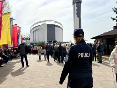 Policyjna mobilizacja w Łagiewnikach - tłum wiernych przeszedł bez chaosu