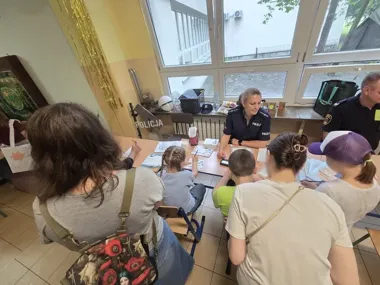 W Krakowie dzieci zobaczyły sprzęt służb i usłyszały wakacyjne zasady