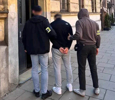 Pięciu zatrzymanych po bijatyce na Floriańskiej - śledczy mówią o groźbie śmierci