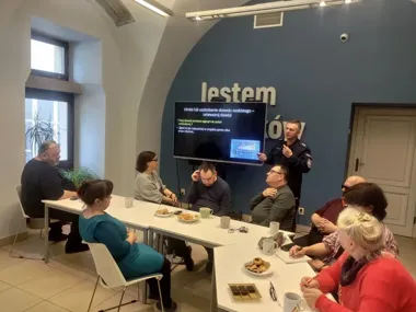 W Krakowie policjanci uczyli, jak nie stać się ofiarą przestępstwa