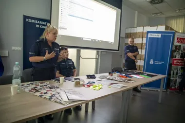 W krakowskim komisariacie seniorzy poznali sposoby oszustów na bankowe konta