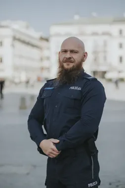 Dzielnicowy z Kazimierza - mistrz Polski w siłowaniu na ręce i strażnik turystów