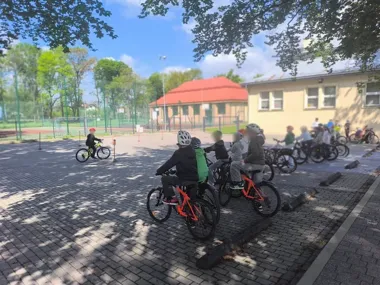 Egzamin na kartę rowerową pod okiem krakowskiej drogówki. Dzieci nie miały łatwo