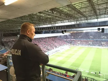 Tysiące w Krakowie - między koncertami, meczami i marszami bez poważnych incydentów