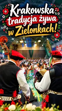 Dwaj mężczyźni w krakowskich strojach ludowych grają na kontrabasie i akordeonie podczas zabawy tanecznej w hali.
