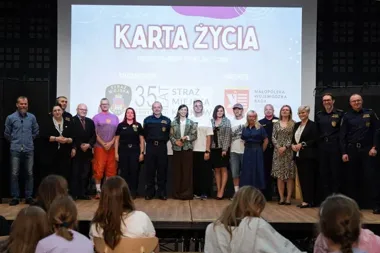 W Krakowie pokazali spektakl o presji grupy i trudnych wyborach
