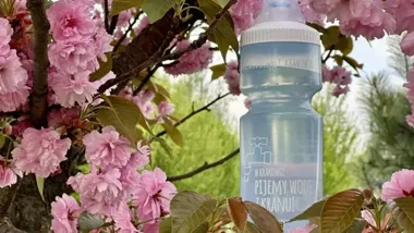 Kranówka zamiast plastiku. W krakowskich lokalach czeka 1000 bidonów