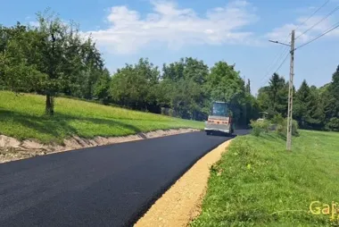 Dwa odcinki drogi pod Krakowem zyskują nową nawierzchnię