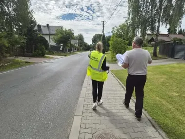 Nowe przejście i peron przystankowy w Giebułtowie. Ruszyła budowa przy drodze powiatowej