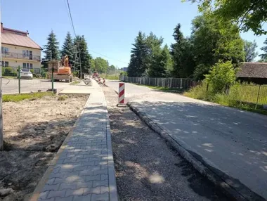 W Wężerowie budowa weszła w etap odbiorów. Roboty wciąż trwają przy rowach