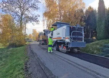W Poskwitowie ruszył remont, który zamknął ważny odcinek drogi powiatowej