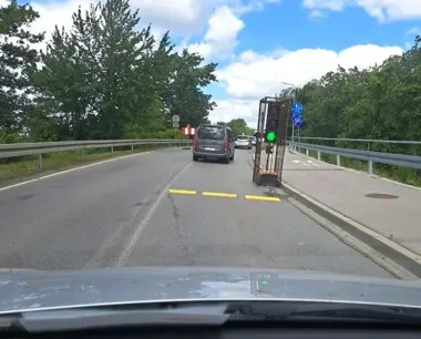 W Balicach ruch zwalnia na wiadukcie. Przejazd odbywa się wahadłowo
