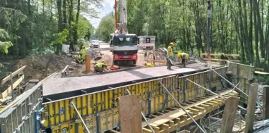 Przepust w Czatkowicach już z betonu. Remont drogi idzie zgodnie z planem