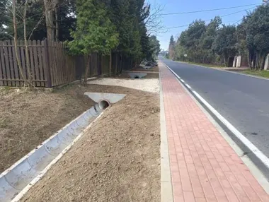 Na powiatowej 1235K w Goszycach, Skrzeszowicach i Łososkowicach zakończono remont poboczy