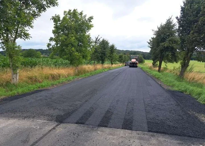 W Kobylanach trwa remont drogi. Nowa nawierzchnia obejmie 650 metrów