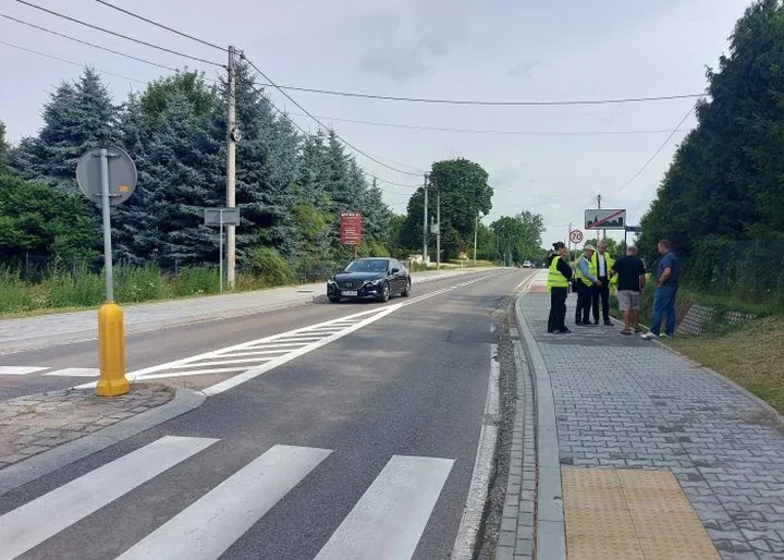 Chodnik w Polanowicach gotowy. Komisja odebrała inwestycję za 1,58 mln zł