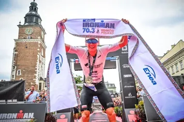 Triathlon opanował Kraków. Kacper Stępniak znów wygrał na Rynku Głównym