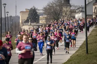 Rekordowy udział kobiet w 3. Krakowskim Biegu Kobiet – oficjalne wideo relacja