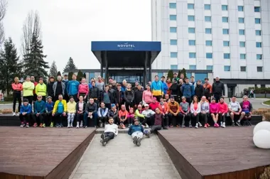 Na Błoniach i przy śniadaniu biegacze dopinali formę przed krakowskim maratonem