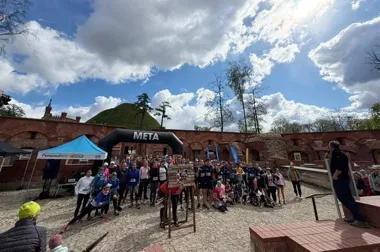 Bieg przez fort i historię. Kraków połączył trasę z pamięcią Twierdzy