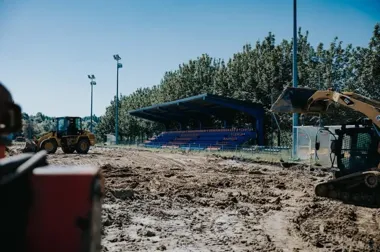 Na boisku Orła Piaski Wielkie ruszyła przebudowa. Pojawi się sztuczna trawa